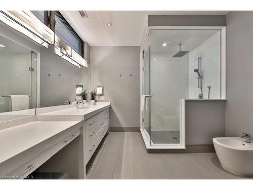 259 Burgundy Drive, Oakville, ON - Indoor Photo Showing Bathroom