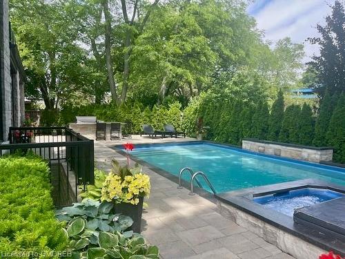 259 Burgundy Drive, Oakville, ON - Outdoor With In Ground Pool With Backyard