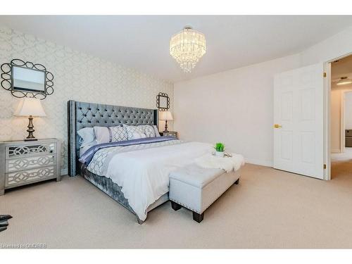 15 Fiddlehead Crescent, Waterdown, ON - Indoor Photo Showing Bedroom