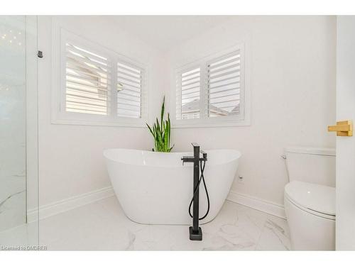 15 Fiddlehead Crescent, Waterdown, ON - Indoor Photo Showing Bathroom