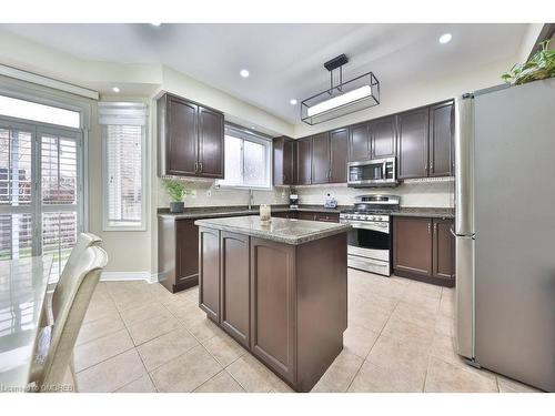 2483 Parkglen Avenue, Oakville, ON - Indoor Photo Showing Kitchen With Stainless Steel Kitchen With Upgraded Kitchen