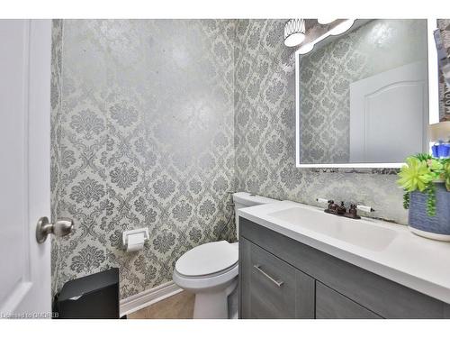 2483 Parkglen Avenue, Oakville, ON - Indoor Photo Showing Bathroom
