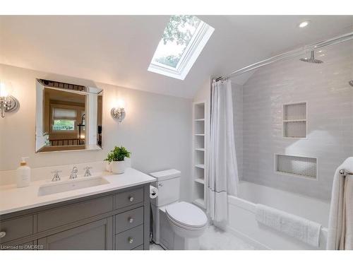 1330 Birchwood Heights Drive, Mississauga, ON - Indoor Photo Showing Bathroom