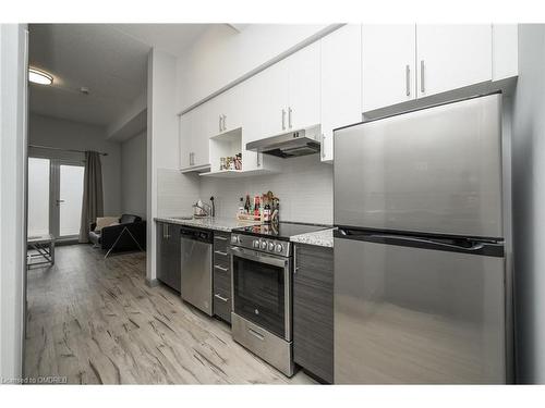 111-77 Leland Street Street, Hamilton, ON - Indoor Photo Showing Kitchen With Upgraded Kitchen