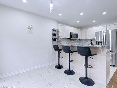 130 Swindale Drive, Milton, ON - Indoor Photo Showing Kitchen With Stainless Steel Kitchen With Upgraded Kitchen