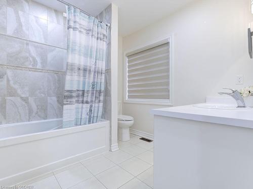 130 Swindale Drive, Milton, ON - Indoor Photo Showing Bathroom