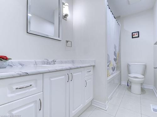 130 Swindale Drive, Milton, ON - Indoor Photo Showing Bathroom