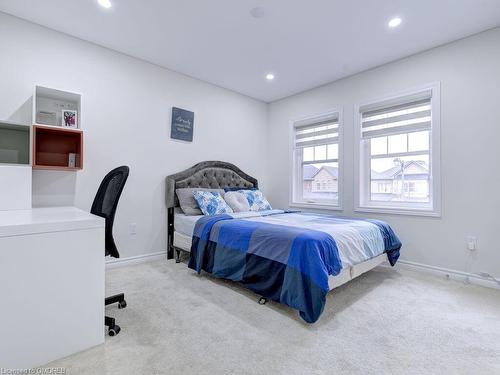 130 Swindale Drive, Milton, ON - Indoor Photo Showing Bedroom