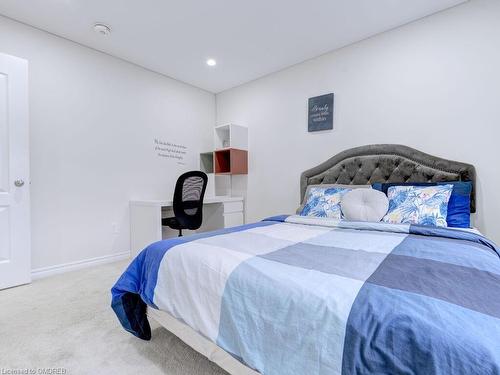 130 Swindale Drive, Milton, ON - Indoor Photo Showing Bedroom