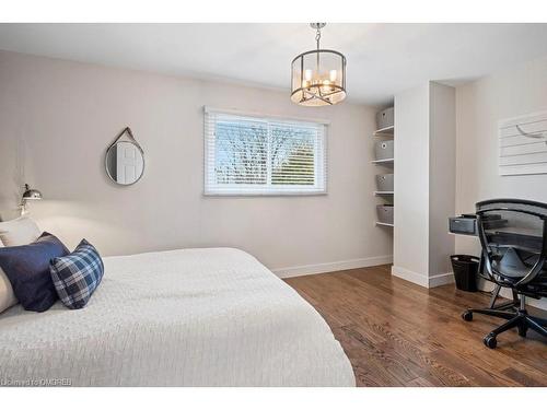 3065 Swansea Drive, Oakville, ON - Indoor Photo Showing Bedroom