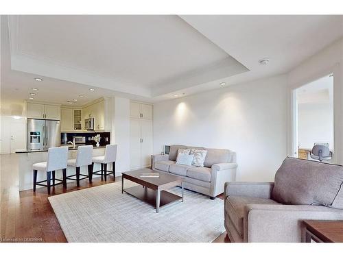 304-205 Lakeshore Road W, Oakville, ON - Indoor Photo Showing Living Room