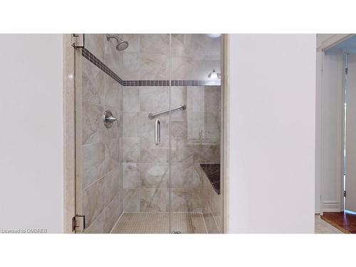 304-205 Lakeshore Road W, Oakville, ON - Indoor Photo Showing Bathroom