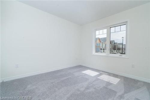 9 Leiterman Drive, Milton, ON - Indoor Photo Showing Other Room