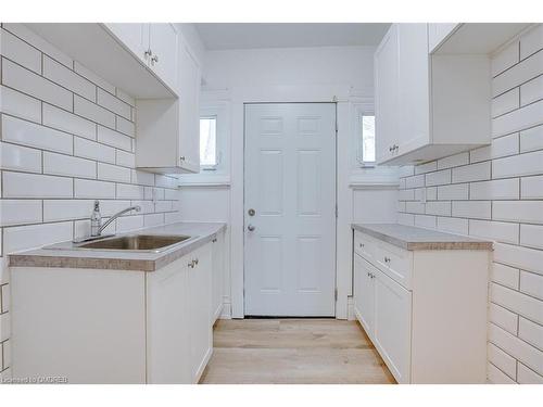 43 Centre Street N, St. Catharines, ON - Indoor Photo Showing Kitchen