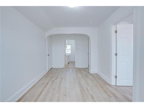 43 Centre Street N, St. Catharines, ON - Indoor Photo Showing Other Room