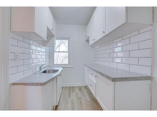 43 Centre Street N, St. Catharines, ON - Indoor Photo Showing Kitchen