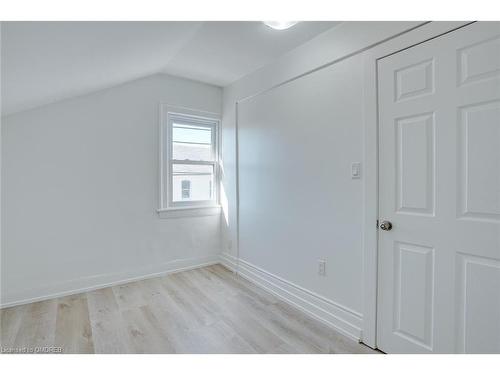 43 Centre Street N, St. Catharines, ON - Indoor Photo Showing Other Room