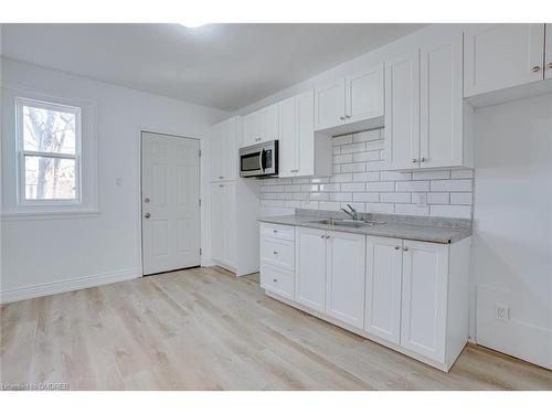 43 Centre Street N, St. Catharines, ON - Indoor Photo Showing Kitchen