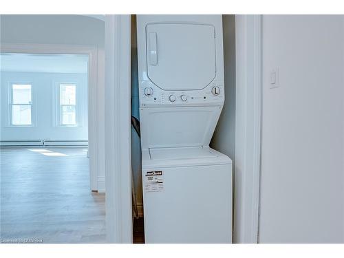 43 Centre Street N, St. Catharines, ON - Indoor Photo Showing Laundry Room