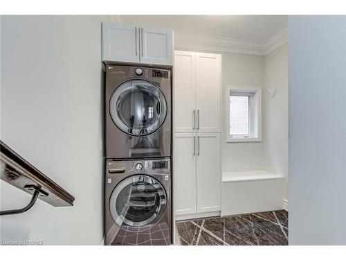 2439 Sylvia Drive, Oakville, ON - Indoor Photo Showing Laundry Room