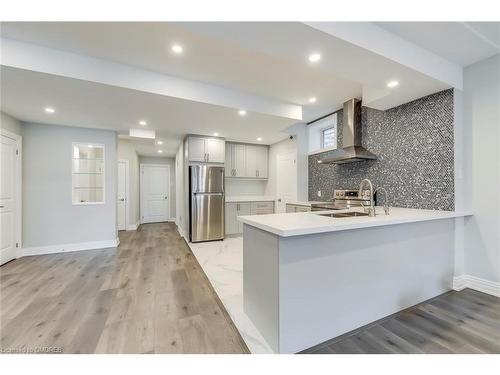 2439 Sylvia Drive, Oakville, ON - Indoor Photo Showing Kitchen With Upgraded Kitchen