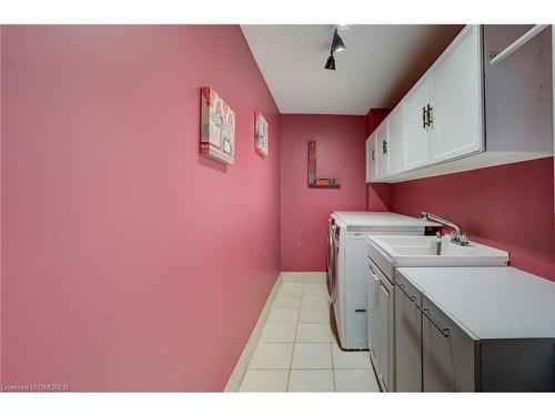 58 Bayview Drive, Grimsby, ON - Indoor Photo Showing Laundry Room