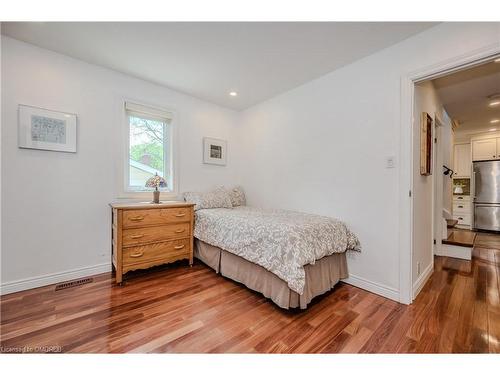 76 Brock Street, Oakville, ON - Indoor Photo Showing Bedroom