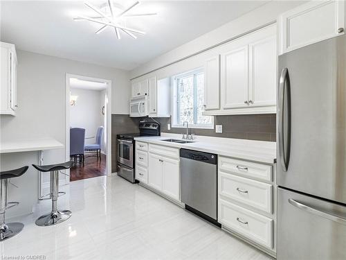 24 The Meadows Street, St. Catharines, ON - Indoor Photo Showing Kitchen