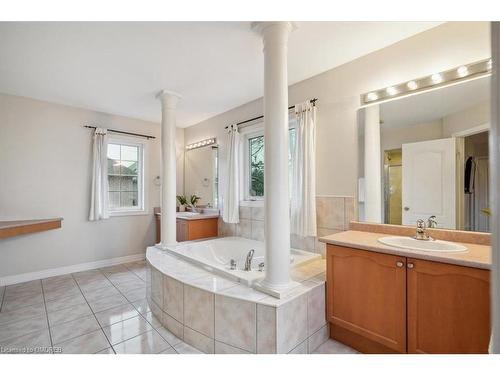 160 Creek Path Avenue, Oakville, ON - Indoor Photo Showing Bathroom
