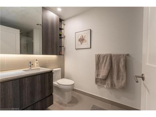 1008-21 Park Street E, Peel, ON - Indoor Photo Showing Bathroom