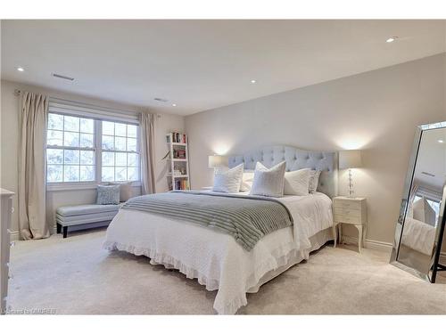 315 Benita Court, Oakville, ON - Indoor Photo Showing Bedroom