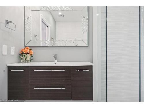 601-65 Port Street E, Mississauga, ON - Indoor Photo Showing Bathroom