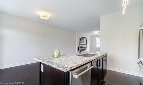 46 Ingleside Street, Vaughan, ON - Indoor Photo Showing Kitchen With Upgraded Kitchen