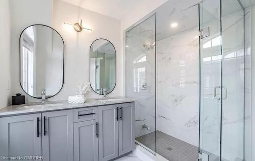 46 Ingleside Street, Vaughan, ON - Indoor Photo Showing Bathroom