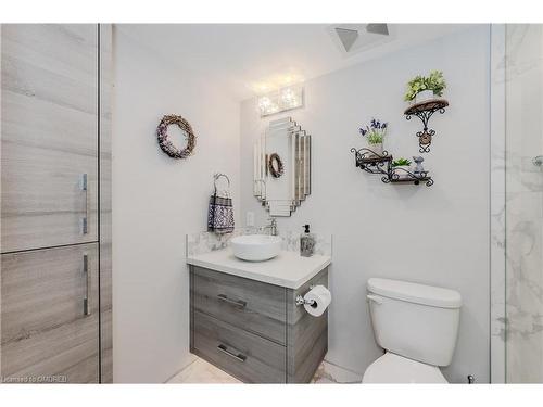 1208-2185 Marine Drive, Oakville, ON - Indoor Photo Showing Bathroom
