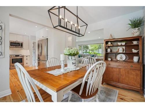 16 Church Street, Waterdown, ON - Indoor Photo Showing Dining Room