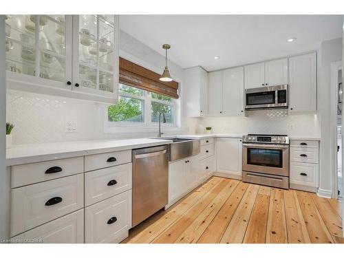 16 Church Street, Waterdown, ON - Indoor Photo Showing Kitchen