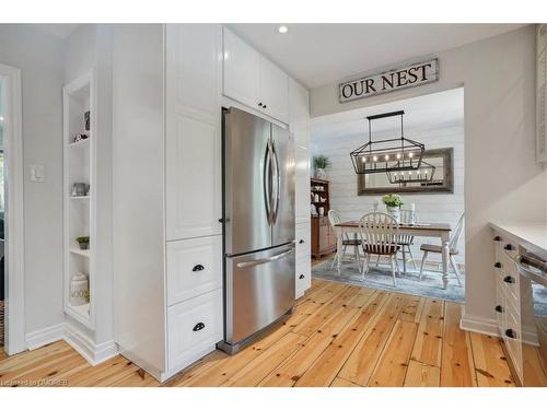 16 Church Street, Waterdown, ON - Indoor Photo Showing Kitchen