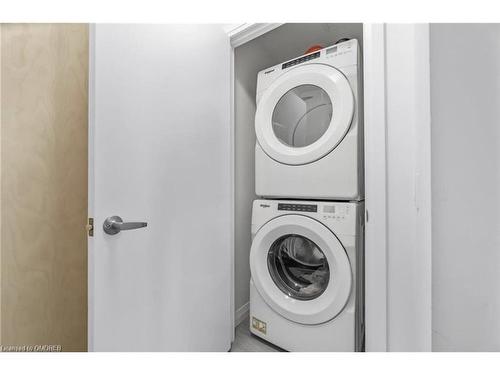 1206-60 Charles Street W, Waterloo, ON - Indoor Photo Showing Laundry Room