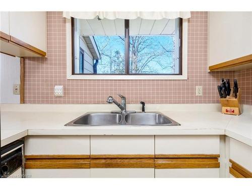 6551 5 Line, Milton, ON - Indoor Photo Showing Kitchen With Double Sink