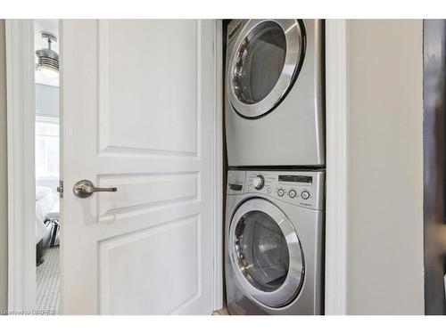 546 Dynes Road, Burlington, ON - Indoor Photo Showing Laundry Room