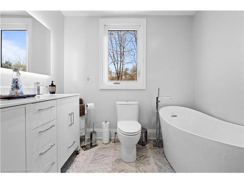 2993 Innisfil Beach Road, Innisfil, ON - Indoor Photo Showing Bathroom
