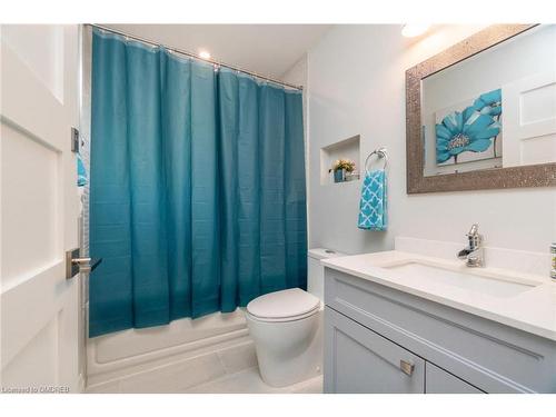 14 Princess Anne Drive, Georgetown, ON - Indoor Photo Showing Bathroom