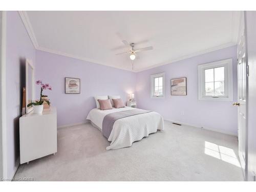 195 Elderwood Trail, Oakville, ON - Indoor Photo Showing Bedroom