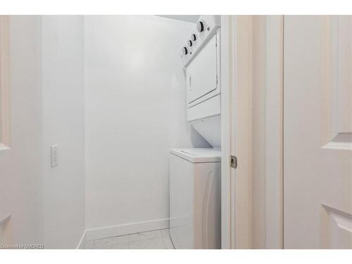 1001-450 Dundas Street E, Waterdown, ON - Indoor Photo Showing Laundry Room