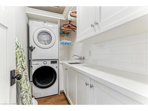 283 Douglas Avenue, Oakville, ON - Indoor Photo Showing Laundry Room