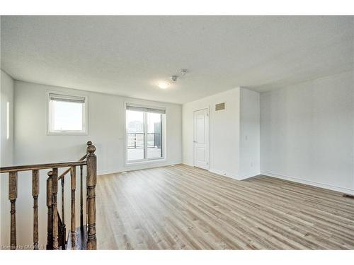 356 Athabasca Common, Oakville, ON - Indoor Photo Showing Other Room