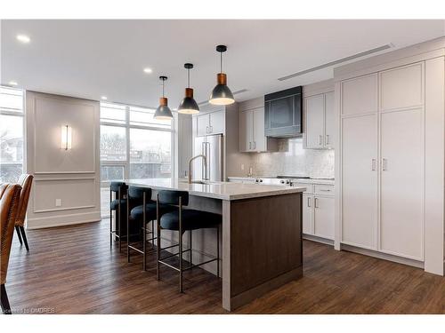 509-450 Dundas Street E, Waterdown, ON - Indoor Photo Showing Kitchen With Upgraded Kitchen