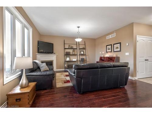 5 Corbin Street, St. Catharines, ON - Indoor Photo Showing Living Room With Fireplace