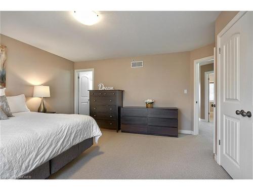 5 Corbin Street, St. Catharines, ON - Indoor Photo Showing Bedroom